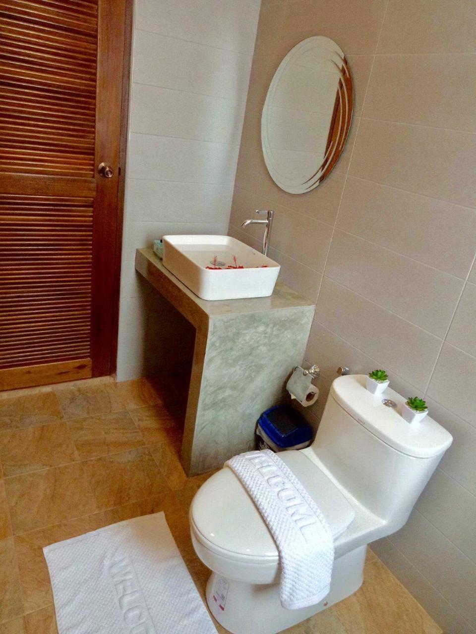 Lanta White'S House Hotel Koh Lanta Exterior photo